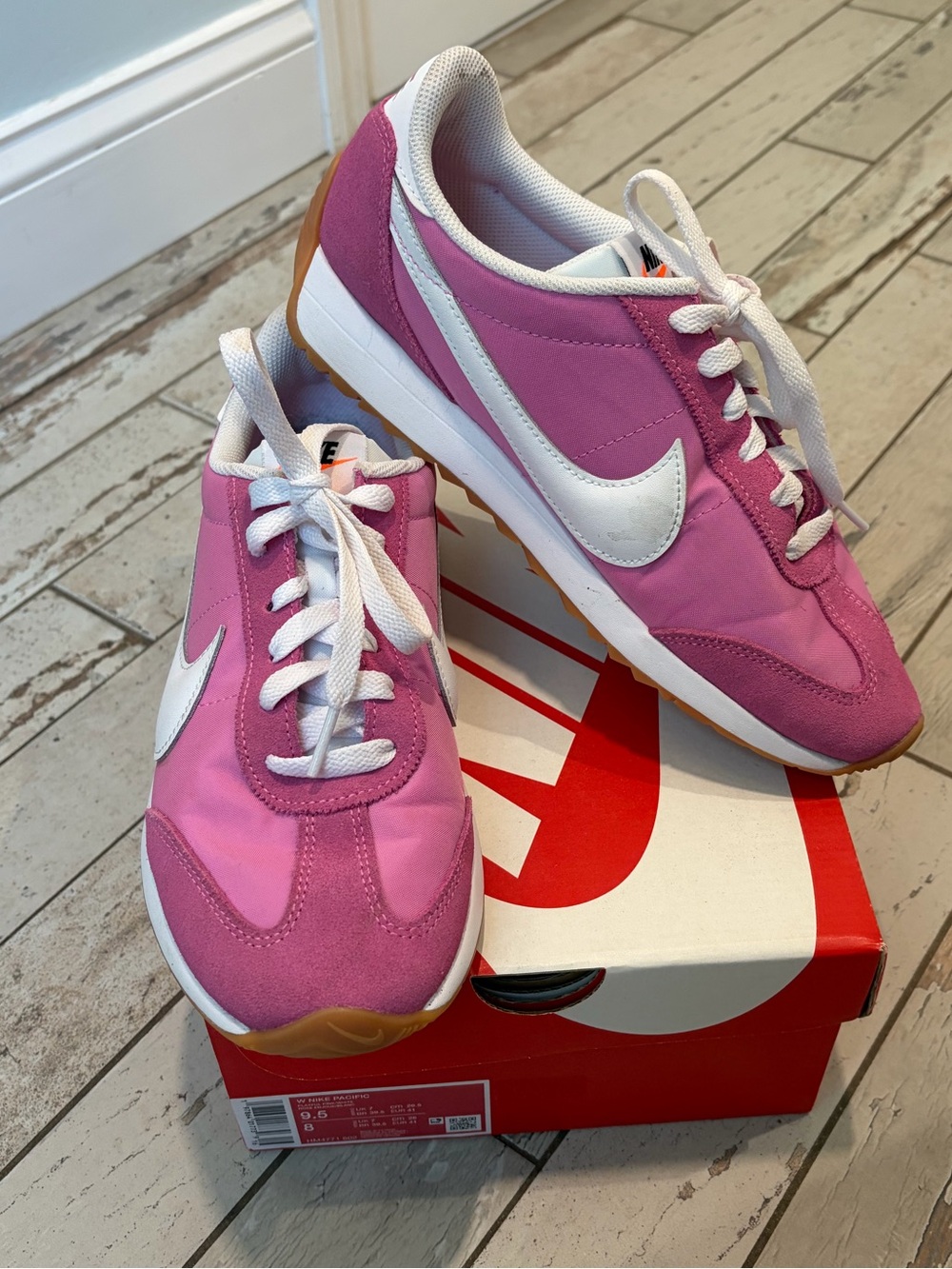 NIKE Pacific Playful Pink/White Women’s Size 9.5 - worn 1x